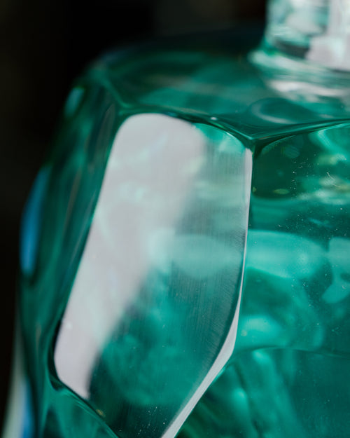 Licorera Facetada Sommerso en Cristal de Murano Bicolor