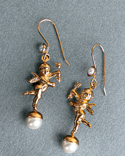 Pendientes Escultóricos de Cupido con Perlas
