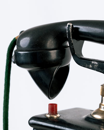 Teléfono de Mesa Vintage "K.T.A.S. Kjøbenhavns" – Metal Negro y Latón