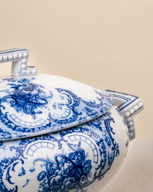 Sopera de Porcelana en Azul Cobalto y Blanco