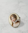 Broche de Retrato en Porcelana Pintada a Mano