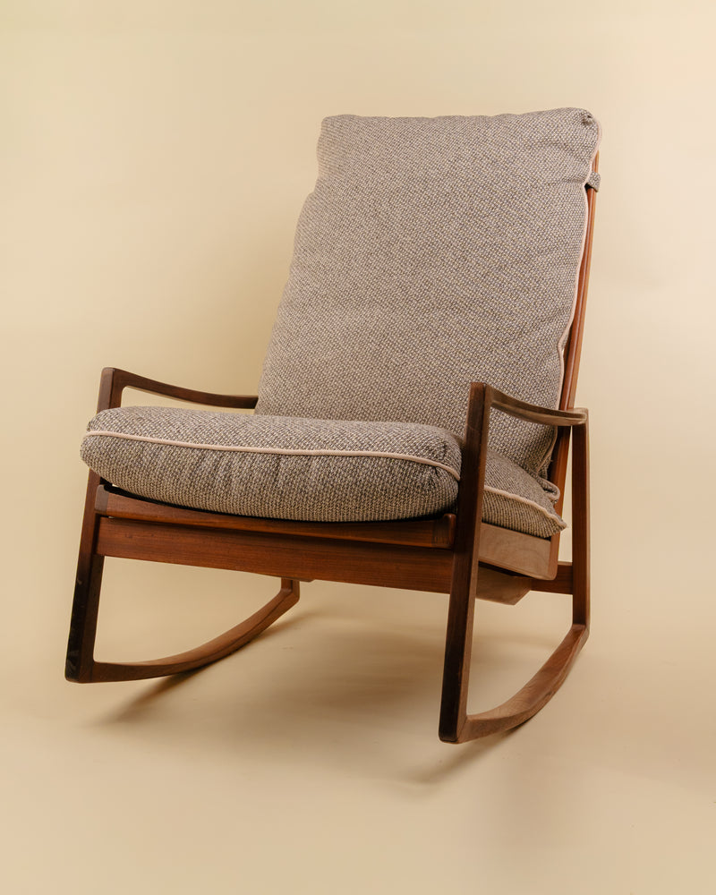 Mecedora Rocker Diseño Danés en Teca y Textil Tweed