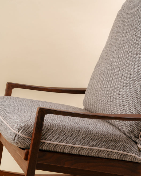 Mecedora Rocker Diseño Danés en Teca y Textil Tweed
