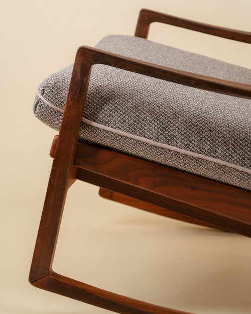 Mecedora Rocker Diseño Danés en Teca y Textil Tweed