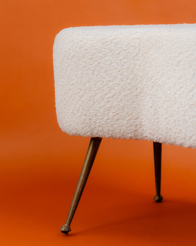Pareja de Puffs Estilo Italiano en Bouclé y Latón