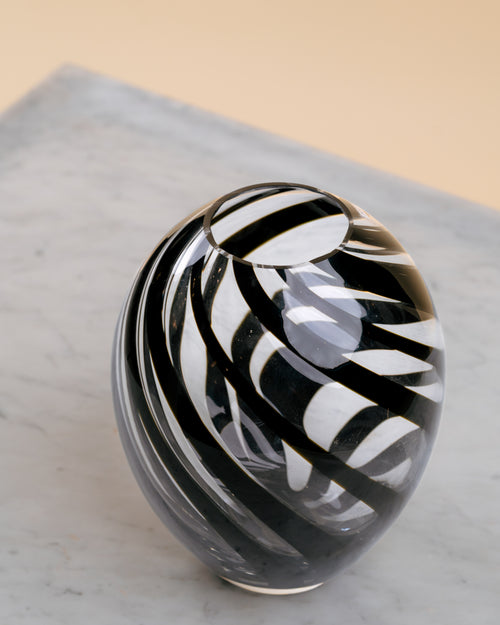 Jarrón Ovoide Zebra en Filigrana de Murano