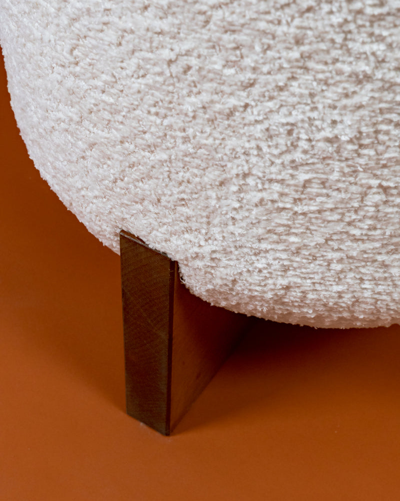 Pareja de Puffs Bouclé de Diseño Brutalista Italiano