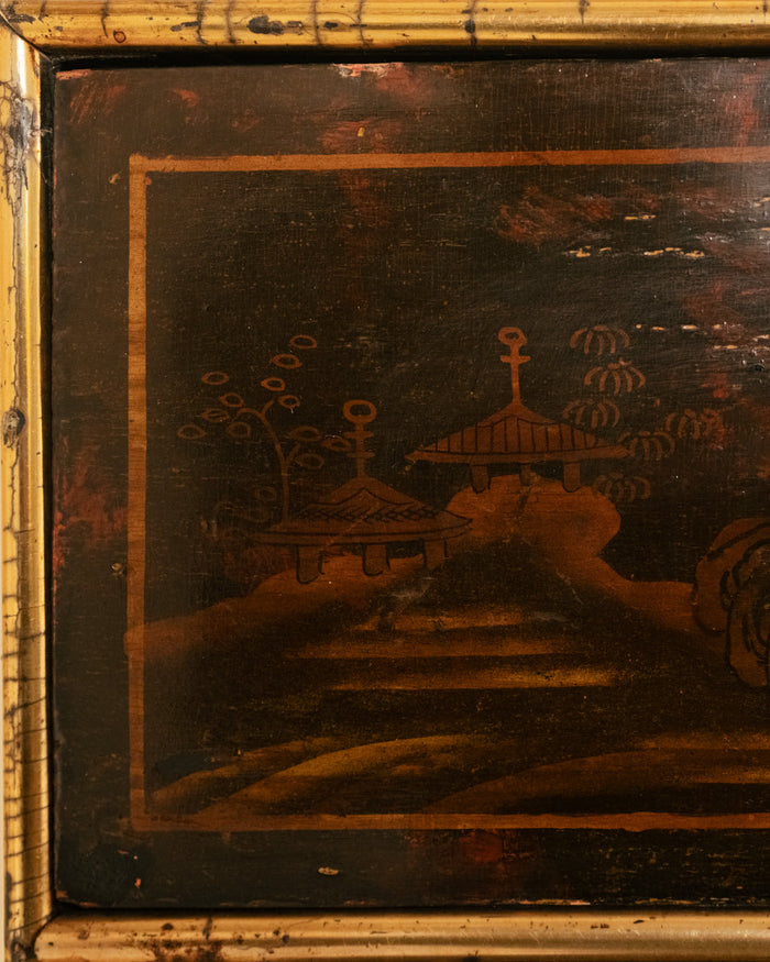 Cómoda Secreter Lacada con Decoración Oriental Chinoserie y Bordes en Latón