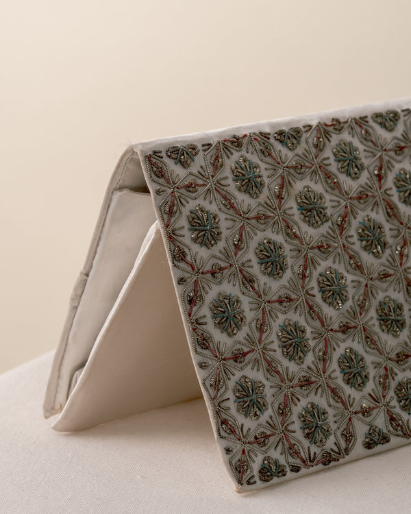 Bolso de Mano "Sobre" en Seda con Bordado de Micro-Pedrería