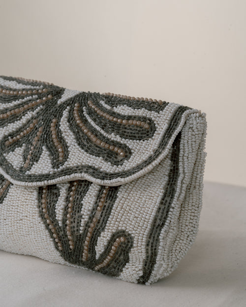 Bolso de Mano Art Déco con Bordado de Micro-Cuentas