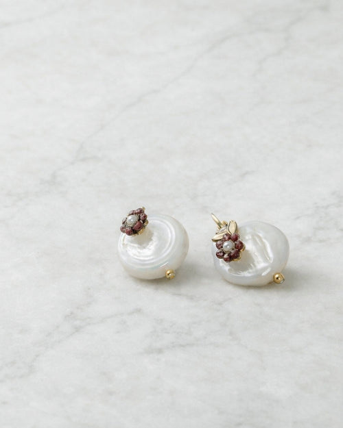 Pendientes Flor de Nácar en Perla Barroca y Violeta