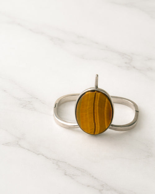 Brazalete de plata con piedra ojo de tigre años 60