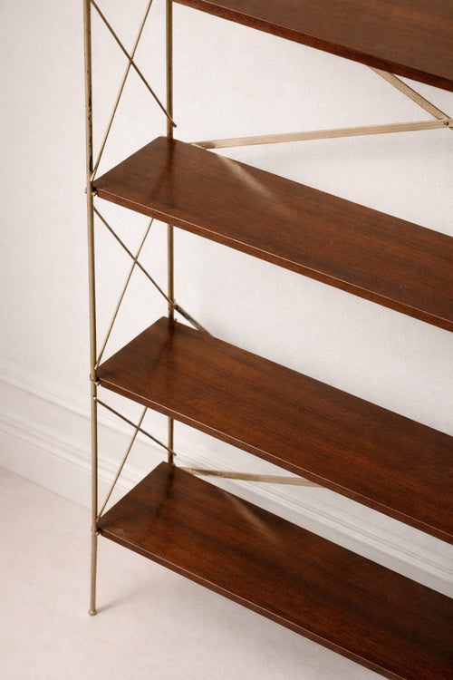 Estantería de Madera con Estructura Cruzada de latón